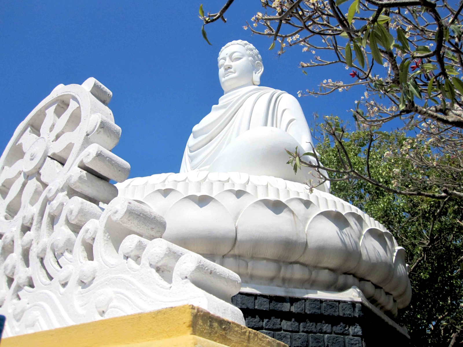 Cầu an đầu năm với những ngôi chùa nổi tiếng tại Vũng Tàu