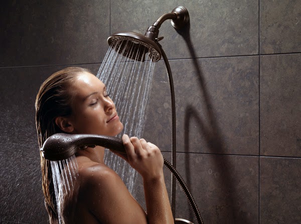 Lựa chọn tắm vòi hoa sen hay tắm bồn là tốt hơn?