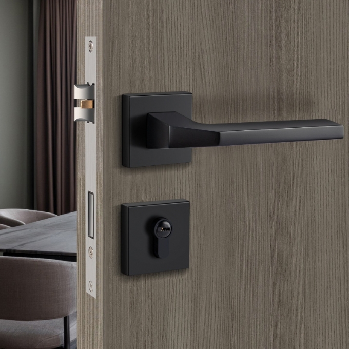 Khóa Cửa Tay Gạt Vuông Đen Mạnh Mẽ 152