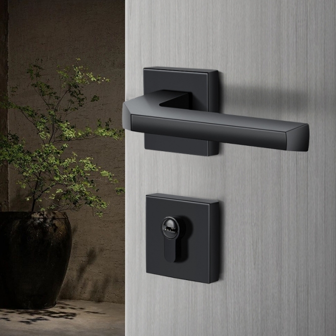 Khóa Cửa Tay Gạt Vuông Đen Mạnh Mẽ 152