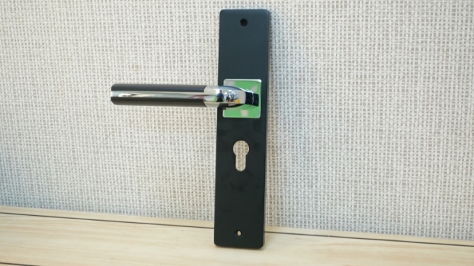 Khóa Tay Gạt Bảng Đen Viền Bạc 148