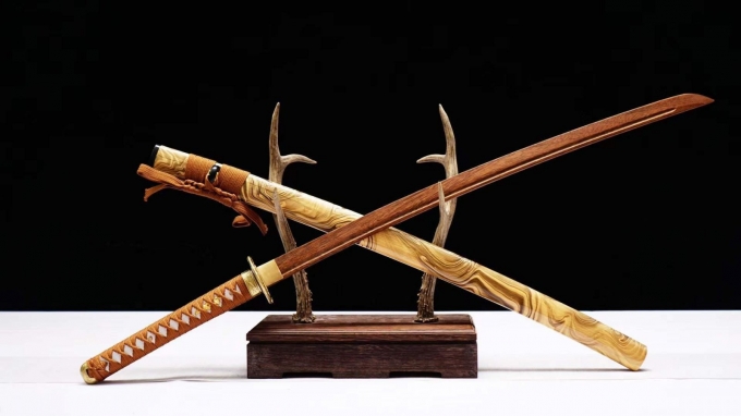 Kiếm gỗ samurai Nhật Bản bao kiếm họa tiết đẹp 034