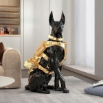 Tượng decor trang trí chó Doberman đeo giáp vàng cao cấp 012