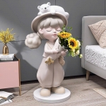 Tượng decor trang trí cô gái cầm hoa 025
