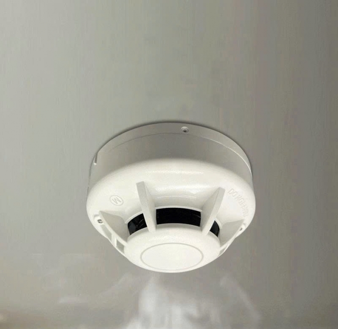 Thiết bị báo cháy cảm biến khói giám sát 360 độ TBBC009