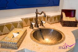Thiết kế nội thất phòng tắm mạ vàng mang đậm chất quý tộc