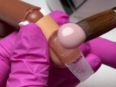 Bí quyết vệ sinh cọ vẽ nail nhanh chóng và hiệu quả tại nhà