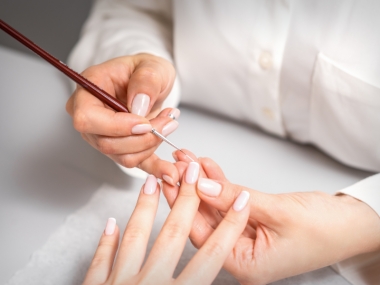 Sai lầm thường gặp khi vệ sinh cọ vẽ nail và cách khắc phục