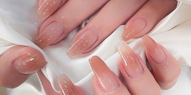 Sơn gel đúng cách: Cách thực hiện từng bước để móng không bị hư