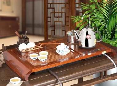 Tại sao phòng khách mỗi gia đình nên có bộ bàn trà?