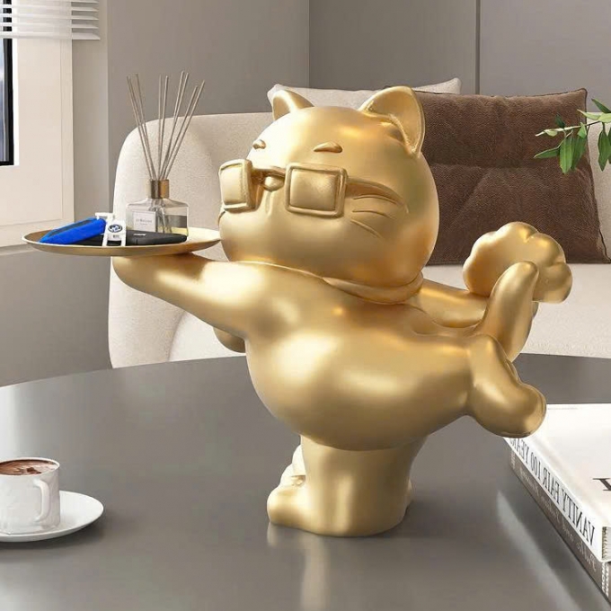 Tượng decor trang trí mèo cool ngầu đeo kính vàng cầm khay 030